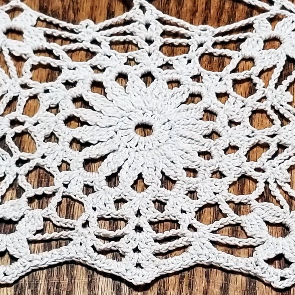 Vintage Style New Hand Crafted Square Flower 15 1/2" Natural Color Doily - Picture 3 of 3